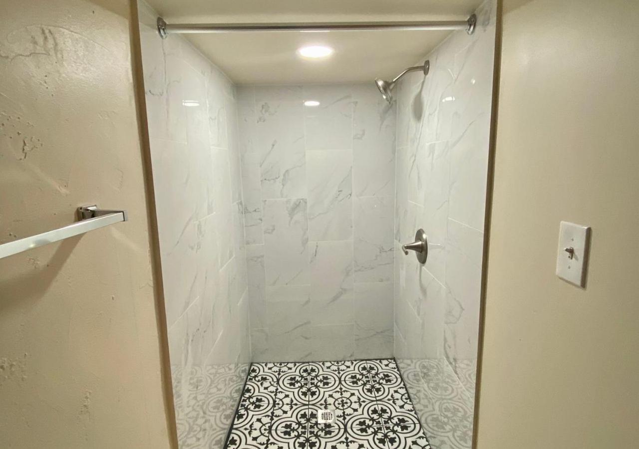 Historic Townhouse Oasis With En-Suite Bathroom Филаделфия Стая снимка