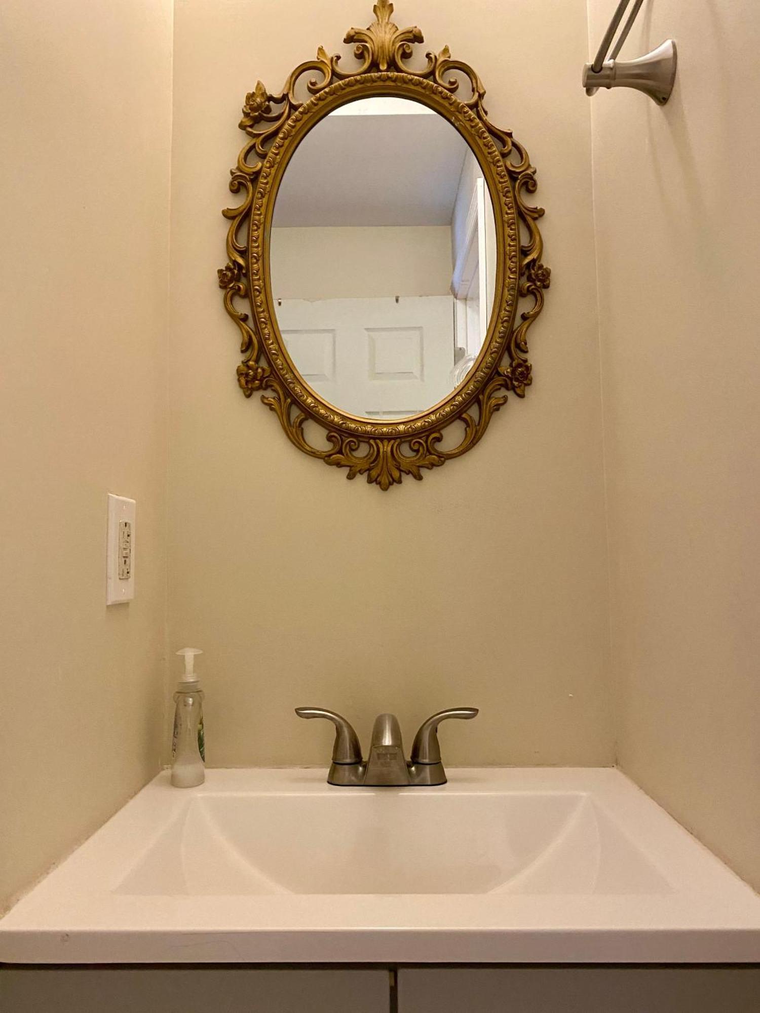 Historic Townhouse Oasis With En-Suite Bathroom Филаделфия Стая снимка